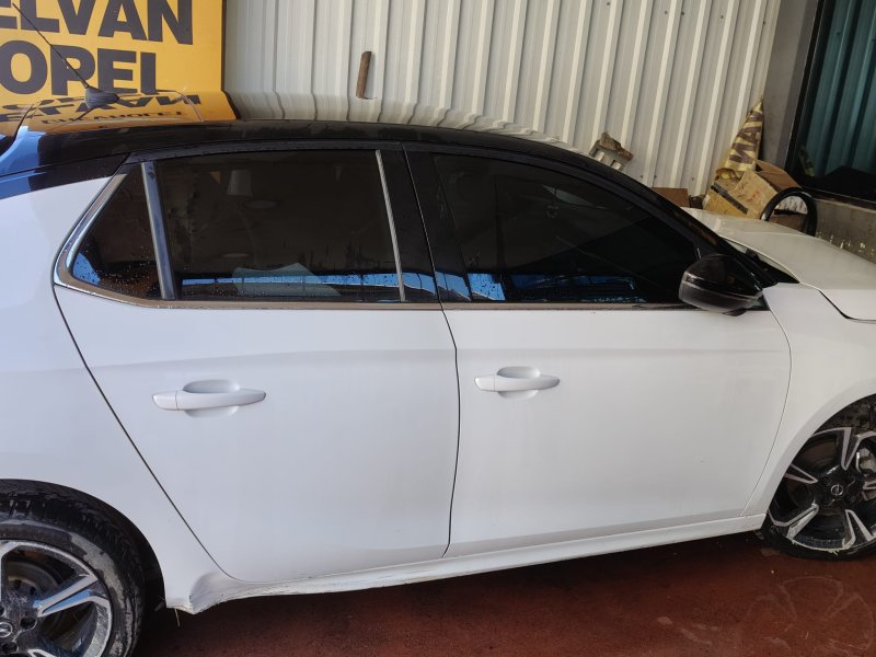 Opel Corsa F Çıkma Kapı