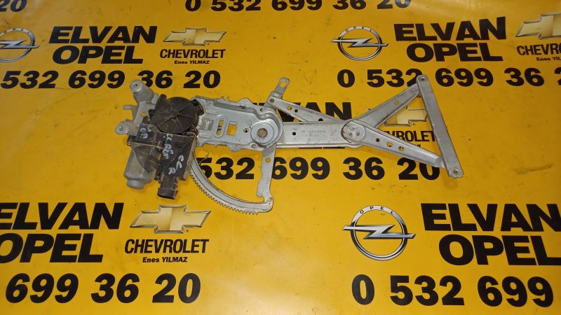 2001-2006 Opel Corsa C Çıkma Sağ Cam Krikosu