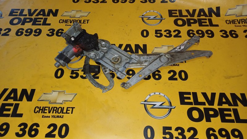 1994-2000 Opel Corsa B Çıkma Sol Cam Krikosu