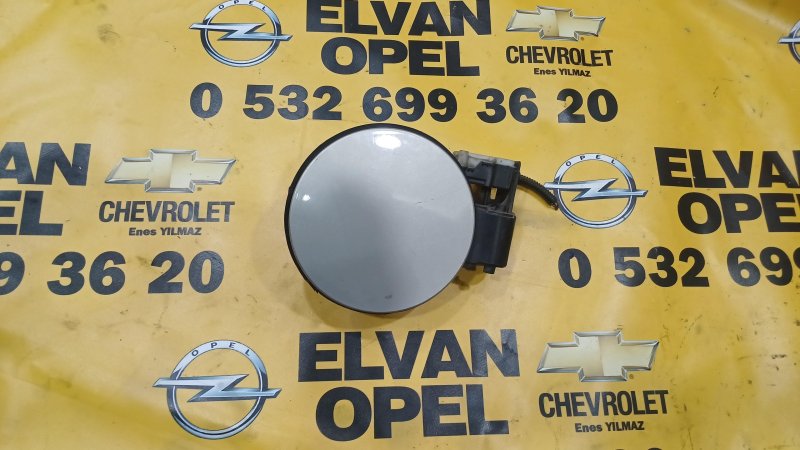2009-2014 Opel İnsignia Çıkma Depo Kapağı
