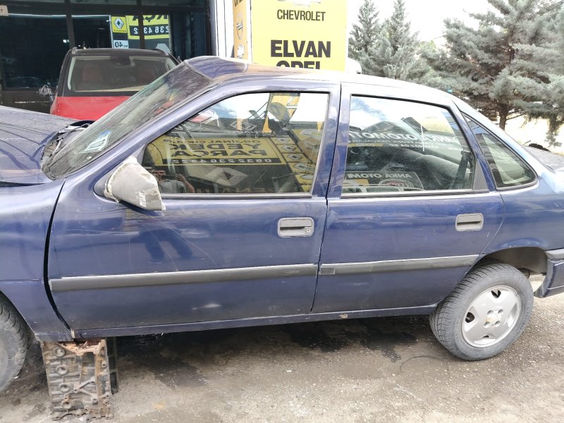 1991 - 1995 Opel Vectra A Çıkma Kapı