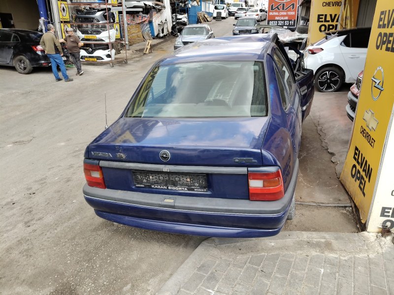 1991 - 1995 Opel Vectra A Çıkma Sağ Arka Kapı