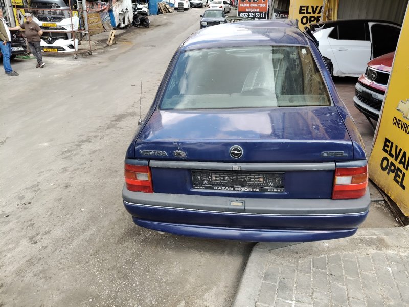 1991 - 1995 Opel Vectra A 1.8 8 V Çıkma Motor