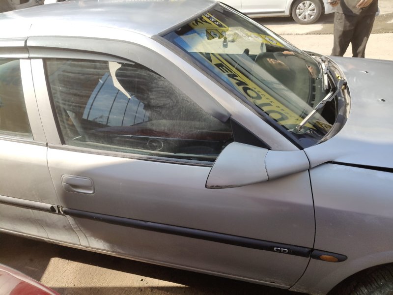1996 - 2001 Opel Vectra B Çıkma Sağ Ön Kapı - GM