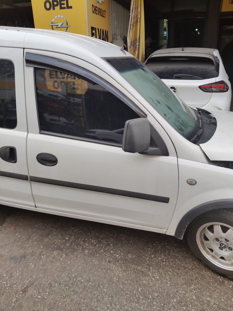 2002 - 2012 Opel Combo C Çıkma Sağ Ön Kapı