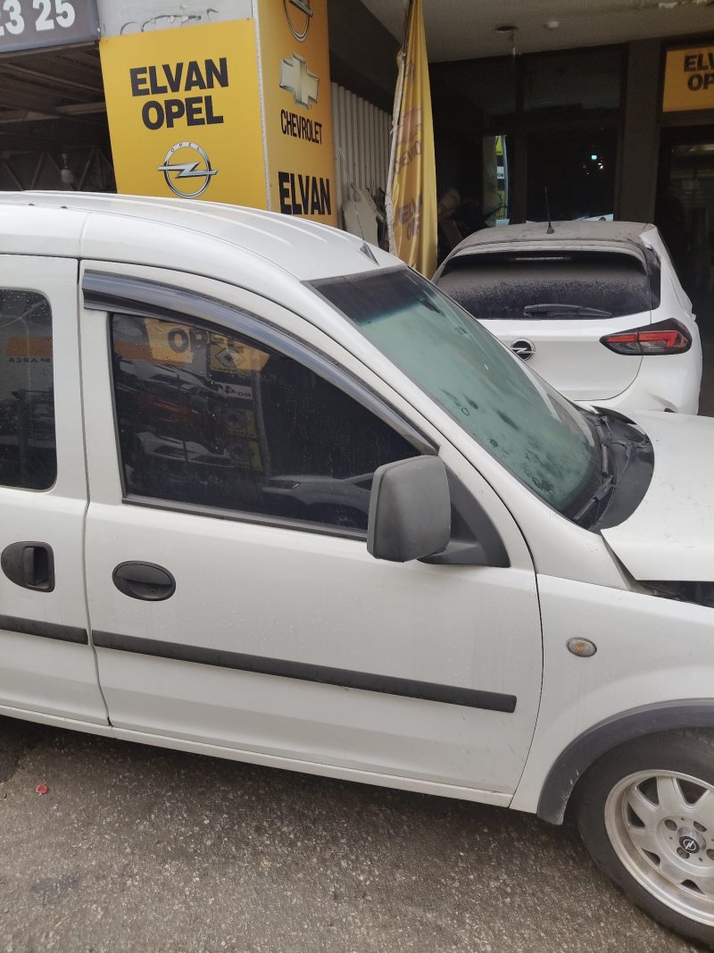 2002 - 2012 Opel Combo C Çıkma Sağ Ön Kapı