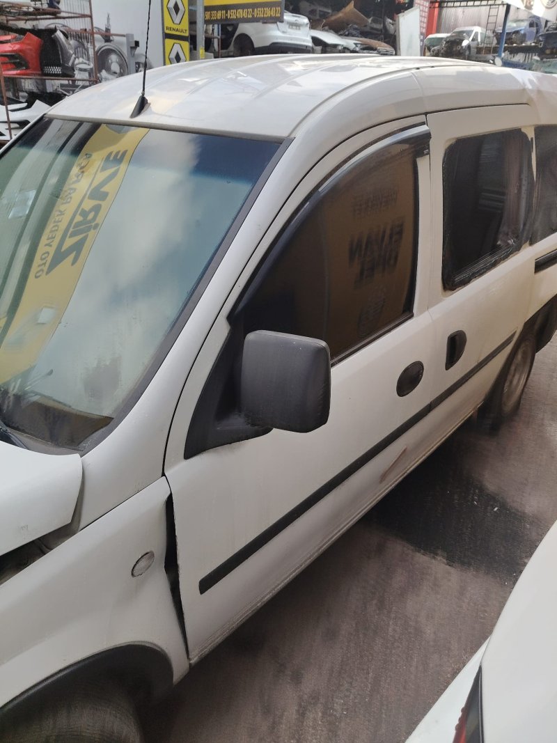 2002 - 2012 Opel Combo C Çıkma Sol Ön Kapı