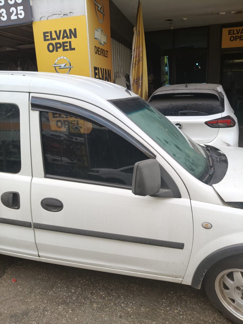 2002 - 2012 Opel Combo C Çıkma Sağ Ön Kapı