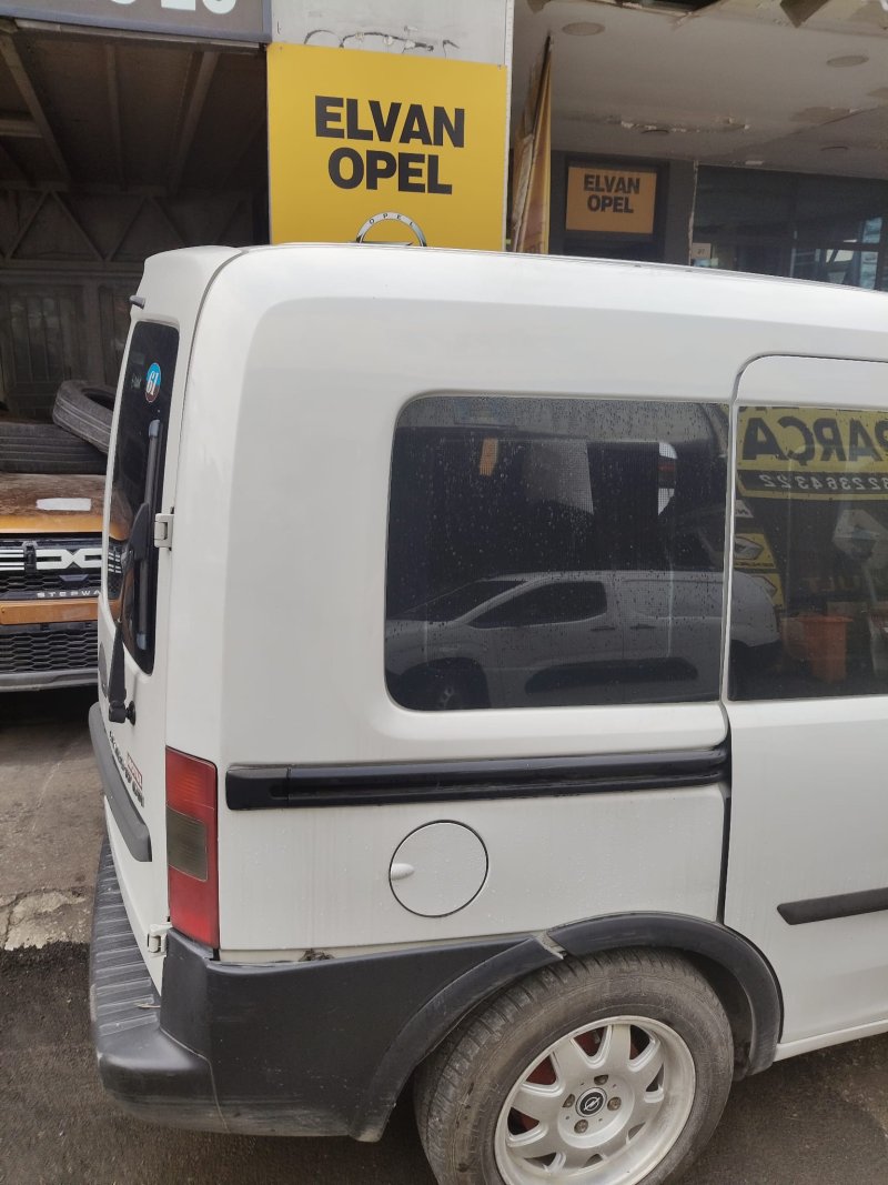 2002 - 2012 Opel Combo C Çıkma Sağ Arka Çamurluk