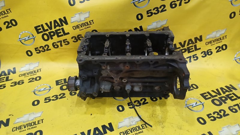 Opel Vectra A 1.8 8 V C18NZ 1991 - 1995 Çıkma Motor Bloğu - GM