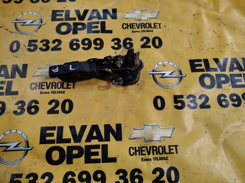 1991-1996 Opel Vectra A Çıkma Sol Ön Kapı Kilidi - GM