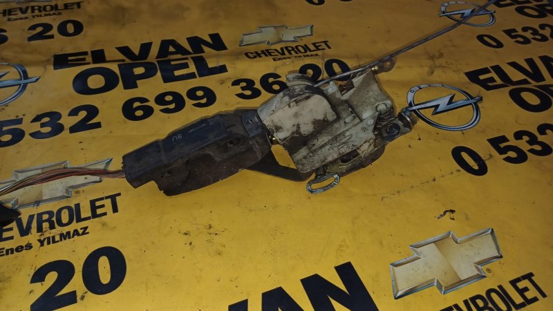 1991 - 2001 Opel Astra F  Çıkma Sol Ön Kapı Kilidi - GM