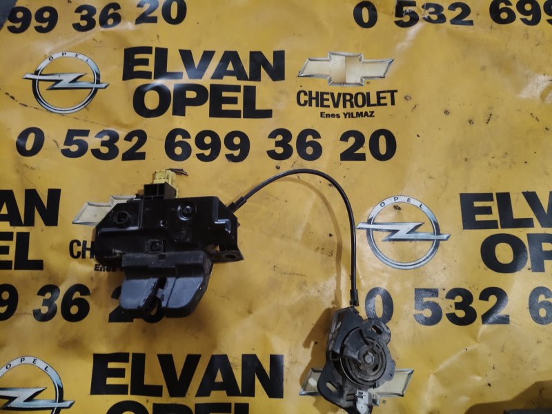 2002-2008 Opel Vectra C Çıkma Bagaj Kilidi